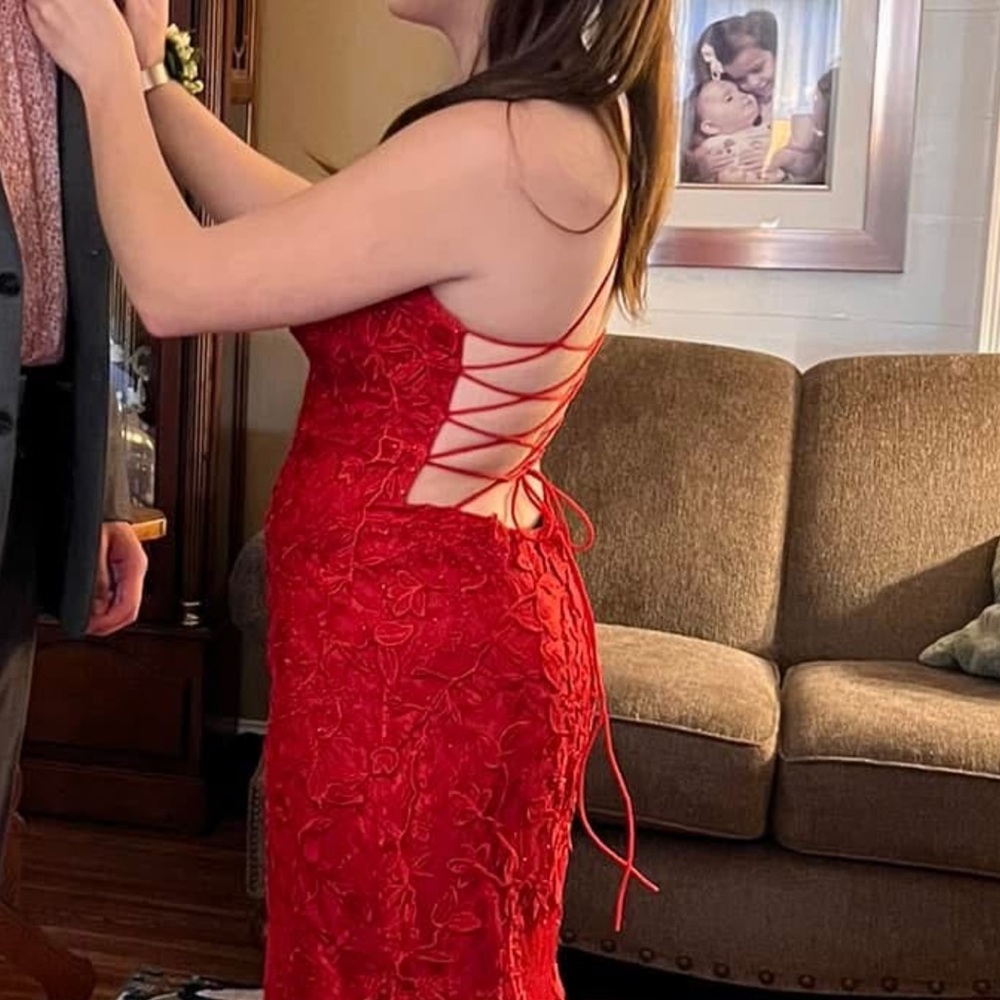 Red Lace Elegant Prom Dress